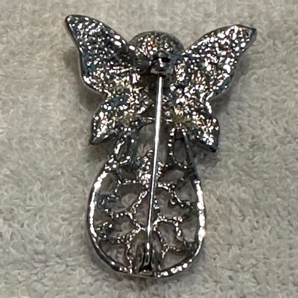 Vintage Angel Brooch Pin Silver Tone with Swirly Pattern and Butterfly Wings - Picture 3 of 3